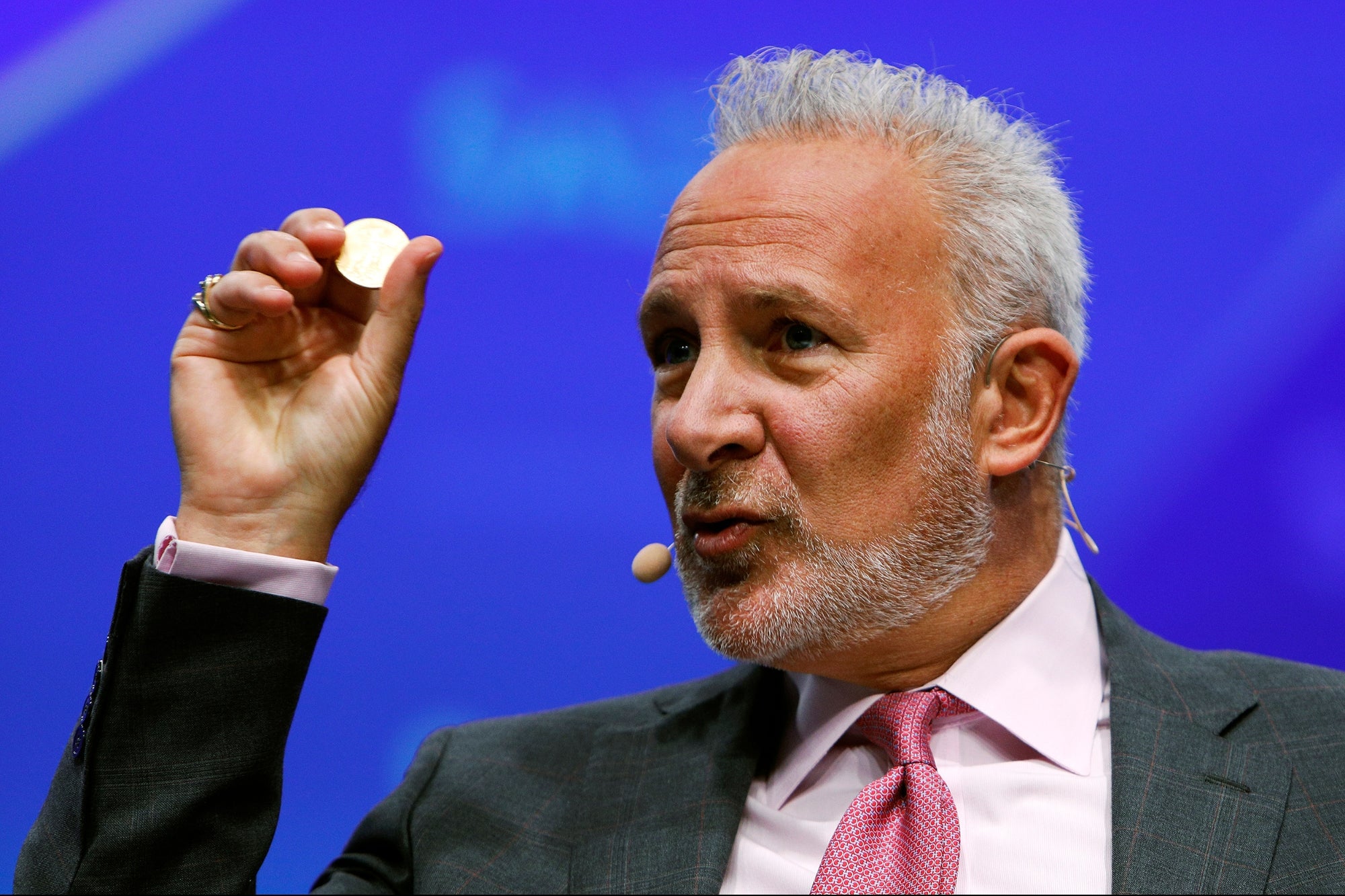 Peter Schiff advises his followers to sell all their Bitcoin following Block.fi’s announcement