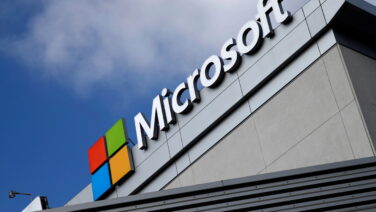 Microsoft exec says Google deals kept Bing small
