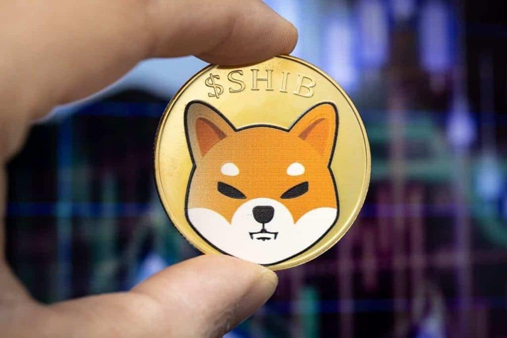 An amount of 4,642,530,677,374 SHIB tokens (totaling $38,057,145) was transferred by a SHIB whale from one wallet to another.