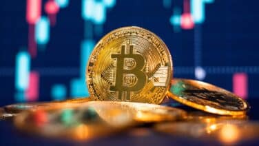 Crypto Analyst Altcoin Sherpa Warns of Short-Term Bitcoin Drops Amid Long-Term Optimism