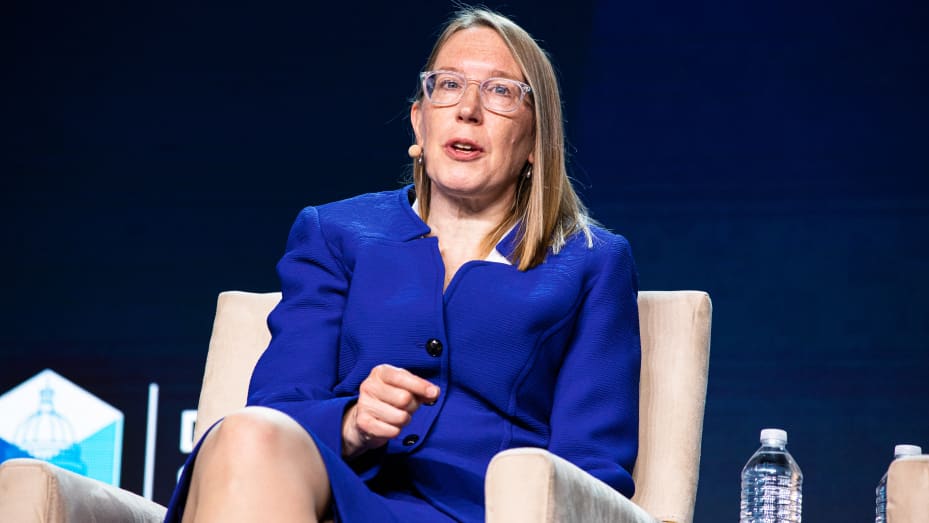 US SEC Commissioner Hester Pierce proposed a potentially smoother approval process for Ethereum ETFs