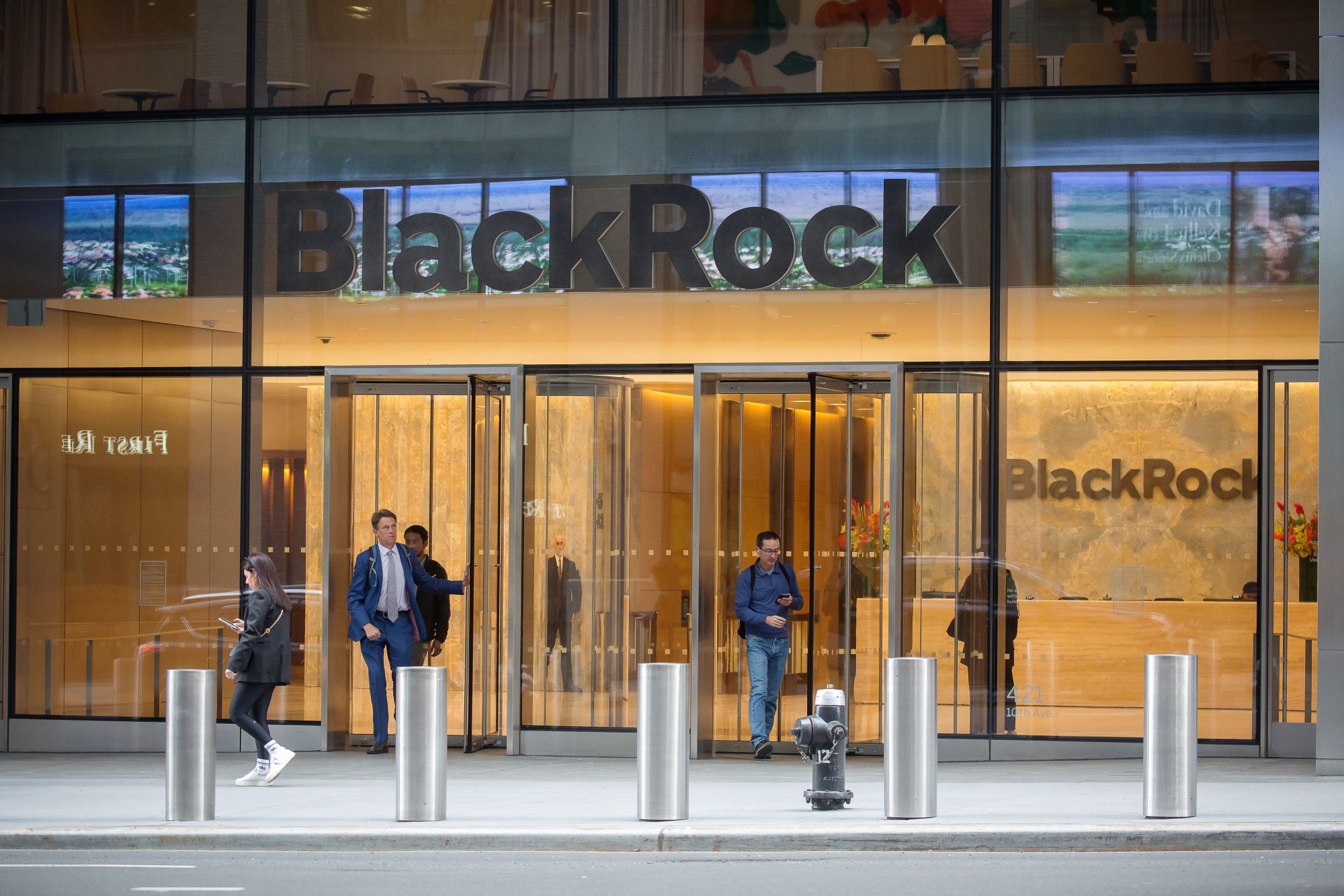 BlackRock Flips Grayscale